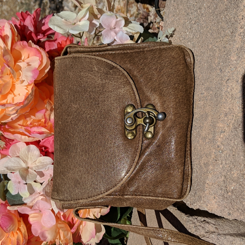 Vintage Leather Crossbody Purse.      #126